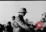 Immagine di Truppe tedesche decorate Parigi Francia, 1940, secondo 42 filmato di repertorio 65675053121