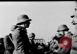 Immagine di Truppe tedesche decorate Parigi Francia, 1940, secondo 43 filmato di repertorio 65675053121
