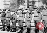 Immagine di Truppe tedesche decorate Parigi Francia, 1940, secondo 59 filmato di repertorio 65675053121