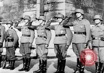 Immagine di Truppe tedesche decorate Parigi Francia, 1940, secondo 60 filmato di repertorio 65675053121