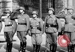 Immagine di Truppe tedesche decorate Parigi Francia, 1940, secondo 62 filmato di repertorio 65675053121