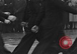 Standbild gun Crews von Pembrook und ausgezeichnet London England Vereinigtes Königreich, 1936, aus Sekunde 18 historischem Filmmaterial Videoclip 65675053126