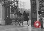 Standbild gun Crews von Pembrook und ausgezeichnet London England Vereinigtes Königreich, 1936, aus Sekunde 32 historischem Filmmaterial Videoclip 65675053126