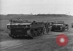 Standbild Live Fire Demonstrationen bei der British Army Royal School of Artillerie Salisbury England, 1936, aus Sekunde 4 historischem Filmmaterial Videoclip 65675053131