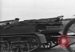 Standbild Live Fire Demonstrationen bei der British Army Royal School of Artillerie Salisbury England, 1936, aus Sekunde 10 historischem Filmmaterial Videoclip 65675053131