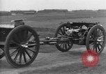 Standbild Live Fire Demonstrationen bei der British Army Royal School of Artillerie Salisbury England, 1936, aus Sekunde 15 historischem Filmmaterial Videoclip 65675053131