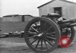 Standbild Live Fire Demonstrationen bei der British Army Royal School of Artillerie Salisbury England, 1936, aus Sekunde 19 historischem Filmmaterial Videoclip 65675053131
