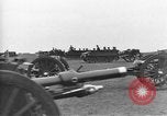 Standbild Live Fire Demonstrationen bei der British Army Royal School of Artillerie Salisbury England, 1936, aus Sekunde 27 historischem Filmmaterial Videoclip 65675053131