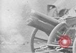 Standbild Live Fire Demonstrationen bei der British Army Royal School of Artillerie Salisbury England, 1936, aus Sekunde 46 historischem Filmmaterial Videoclip 65675053131