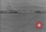 Standbild Live Fire Demonstrationen bei der British Army Royal School of Artillerie Salisbury England, 1936, aus Sekunde 51 historischem Filmmaterial Videoclip 65675053131