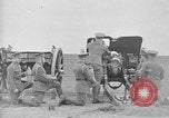 Standbild Live Fire Demonstrationen bei der British Army Royal School of Artillerie Salisbury England, 1936, aus Sekunde 52 historischem Filmmaterial Videoclip 65675053131