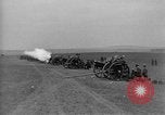 Standbild Live Fire Demonstrationen bei der British Army Royal School of Artillerie Salisbury England, 1936, aus Sekunde 57 historischem Filmmaterial Videoclip 65675053131