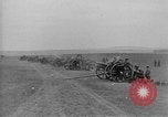 Standbild Live Fire Demonstrationen bei der British Army Royal School of Artillerie Salisbury England, 1936, aus Sekunde 60 historischem Filmmaterial Videoclip 65675053131