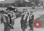 Standbild RAF-Piloten Briefing in der Schlacht von Großbritannien Vereinigtes Königreich, 1940, aus Sekunde 4 historischem Filmmaterial Videoclip 65675053160