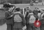 Standbild RAF-Piloten Briefing in der Schlacht von Großbritannien Vereinigtes Königreich, 1940, aus Sekunde 13 historischem Filmmaterial Videoclip 65675053160