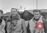 Standbild RAF-Piloten Briefing in der Schlacht von Großbritannien Vereinigtes Königreich, 1940, aus Sekunde 19 historischem Filmmaterial Videoclip 65675053160
