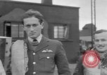 Standbild RAF-Piloten Briefing in der Schlacht von Großbritannien Vereinigtes Königreich, 1940, aus Sekunde 24 historischem Filmmaterial Videoclip 65675053160