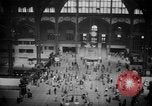 Standbild Pennsylvania Railroad Station New York City USA, 1940, aus Sekunde 53 historischem Filmmaterial Videoclip 65675053166