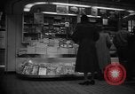Standbild Pennsylvania Railroad Station New York City USA, 1940, aus Sekunde 25 historischem Filmmaterial Videoclip 65675053167