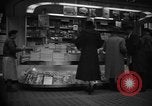 Standbild Pennsylvania Railroad Station New York City USA, 1940, aus Sekunde 30 historischem Filmmaterial Videoclip 65675053167