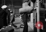 Standbild Pennsylvania Railroad Station New York City USA, 1940, aus Sekunde 17 historischem Filmmaterial Videoclip 65675053168