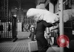 Standbild Pennsylvania Railroad Station New York City USA, 1940, aus Sekunde 25 historischem Filmmaterial Videoclip 65675053168