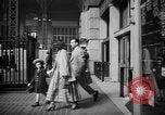 Standbild Pennsylvania Railroad Station New York City USA, 1940, aus Sekunde 26 historischem Filmmaterial Videoclip 65675053168