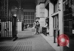 Standbild Pennsylvania Railroad Station New York City USA, 1940, aus Sekunde 29 historischem Filmmaterial Videoclip 65675053168