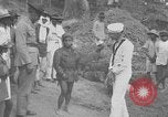 Standbild amerikanische Matrosen in Nordafrika Nordafrika, 1920, aus Sekunde 18 historischem Filmmaterial Videoclip 65675053227