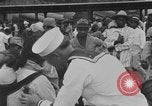 Standbild amerikanische Matrosen in Nordafrika Nordafrika, 1920, aus Sekunde 29 historischem Filmmaterial Videoclip 65675053227