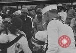 Standbild amerikanische Matrosen in Nordafrika Nordafrika, 1920, aus Sekunde 32 historischem Filmmaterial Videoclip 65675053227