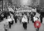 Standbild May Day Parade New York City USA, 1941, aus Sekunde 5 historischem Filmmaterial Videoclip 65675053243
