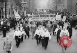Standbild May Day Parade New York City USA, 1941, aus Sekunde 8 historischem Filmmaterial Videoclip 65675053243
