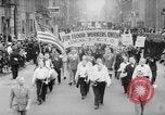Standbild May Day Parade New York City USA, 1941, aus Sekunde 9 historischem Filmmaterial Videoclip 65675053243
