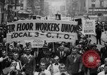 Standbild May Day Parade New York City USA, 1941, aus Sekunde 22 historischem Filmmaterial Videoclip 65675053243