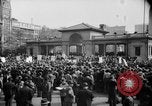 Standbild May Day Parade New York City USA, 1941, aus Sekunde 32 historischem Filmmaterial Videoclip 65675053243