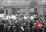 Standbild May Day Parade New York City USA, 1941, aus Sekunde 35 historischem Filmmaterial Videoclip 65675053243