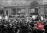 Standbild May Day Parade New York City USA, 1941, aus Sekunde 42 historischem Filmmaterial Videoclip 65675053243