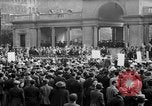 Standbild May Day Parade New York City USA, 1941, aus Sekunde 43 historischem Filmmaterial Videoclip 65675053243