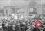 Standbild May Day Parade New York City USA, 1941, aus Sekunde 47 historischem Filmmaterial Videoclip 65675053243
