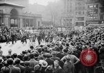 Standbild May Day Parade New York City USA, 1941, aus Sekunde 60 historischem Filmmaterial Videoclip 65675053243