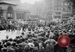 Standbild May Day Parade New York City USA, 1941, aus Sekunde 61 historischem Filmmaterial Videoclip 65675053243