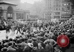 Standbild May Day Parade New York City USA, 1941, aus Sekunde 62 historischem Filmmaterial Videoclip 65675053243