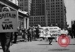 Standbild picket line New York City USA, 1941, aus Sekunde 7 historischem Filmmaterial Videoclip 65675053245