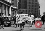Standbild picket line New York City USA, 1941, aus Sekunde 11 historischem Filmmaterial Videoclip 65675053245