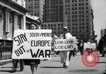 Standbild picket line New York City USA, 1941, aus Sekunde 13 historischem Filmmaterial Videoclip 65675053245