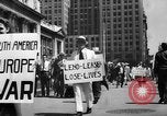 Standbild picket line New York City USA, 1941, aus Sekunde 15 historischem Filmmaterial Videoclip 65675053245