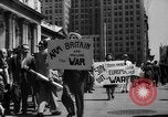 Standbild picket line New York City USA, 1941, aus Sekunde 21 historischem Filmmaterial Videoclip 65675053245