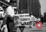 Standbild picket line New York City USA, 1941, aus Sekunde 27 historischem Filmmaterial Videoclip 65675053245