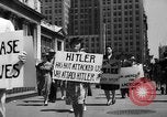 Standbild picket line New York City USA, 1941, aus Sekunde 35 historischem Filmmaterial Videoclip 65675053245